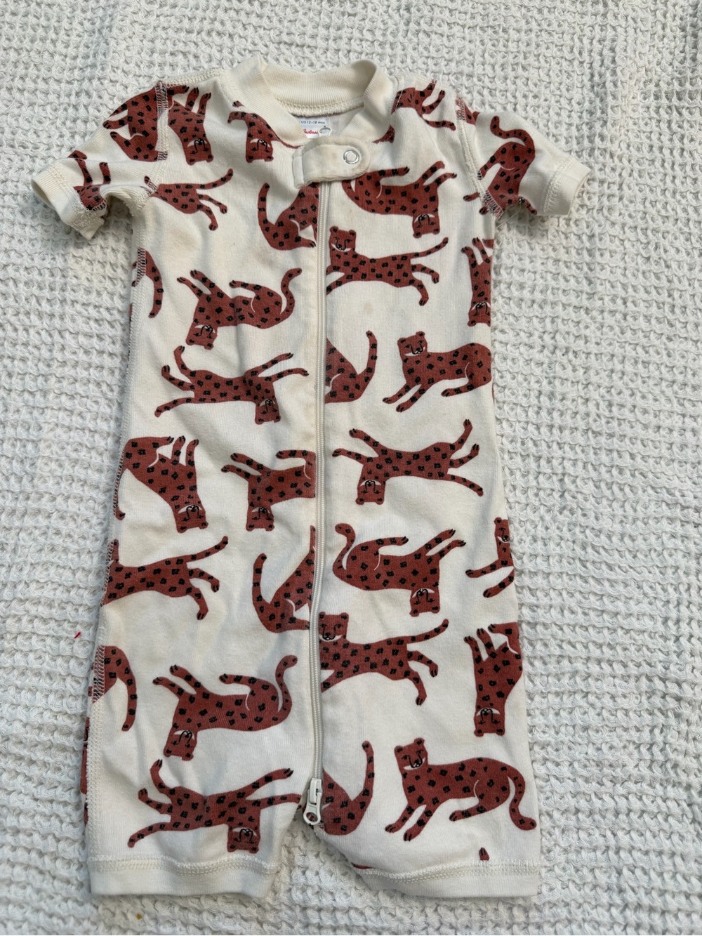 Hanna Andersson 12-18M Cream Short-Sleeve One-Piece with Rust Leopard Print